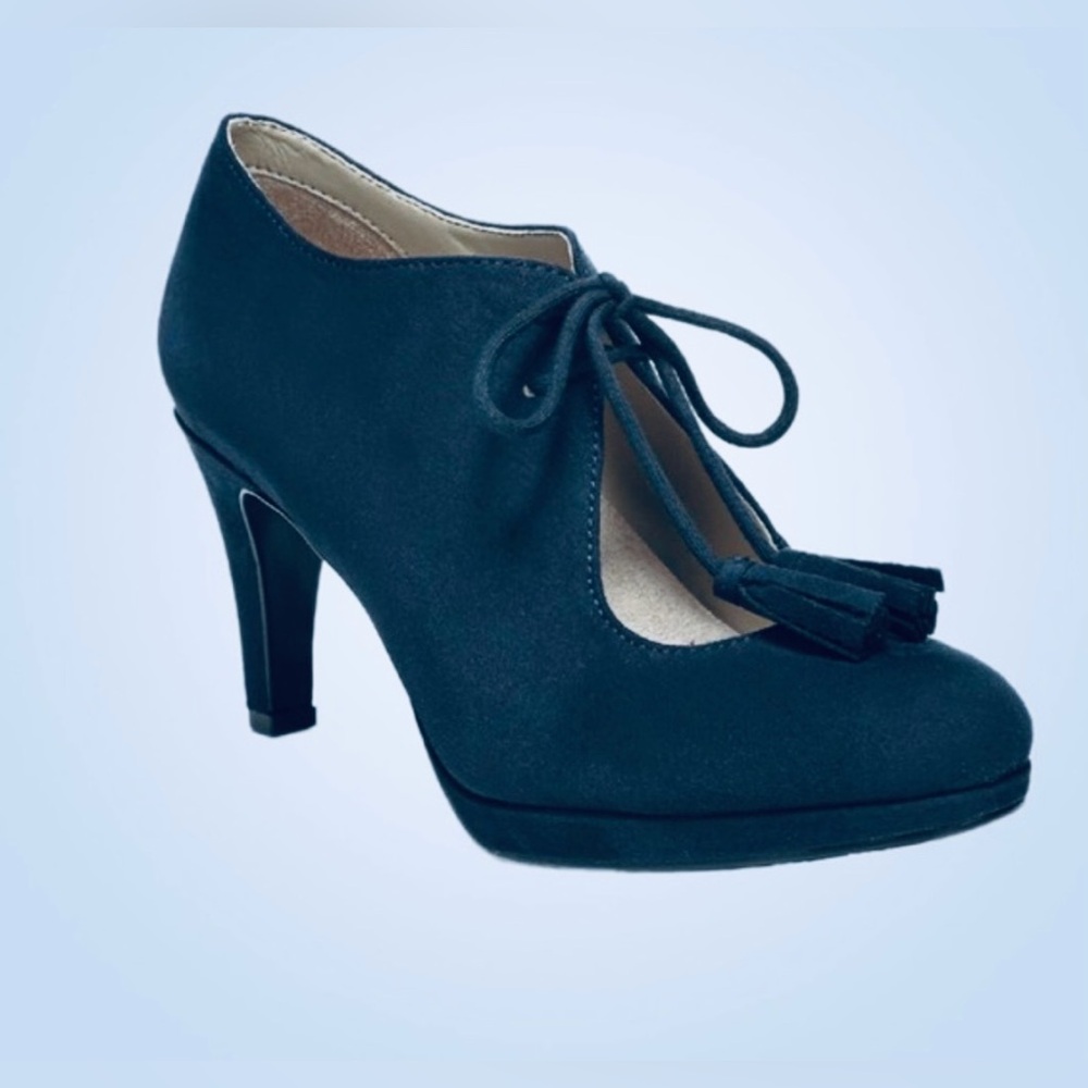 Naturalizer Paxton Navy Blue Platform Faux Suede Laced High Heel Pumps